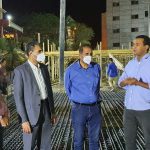 Aswan University President follows up the construction works in the new emergency and reception hospital